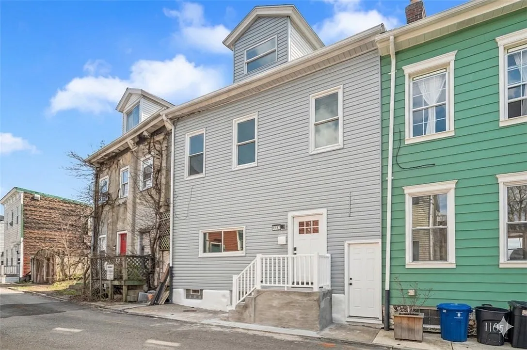 1107 Brabec St photo 1