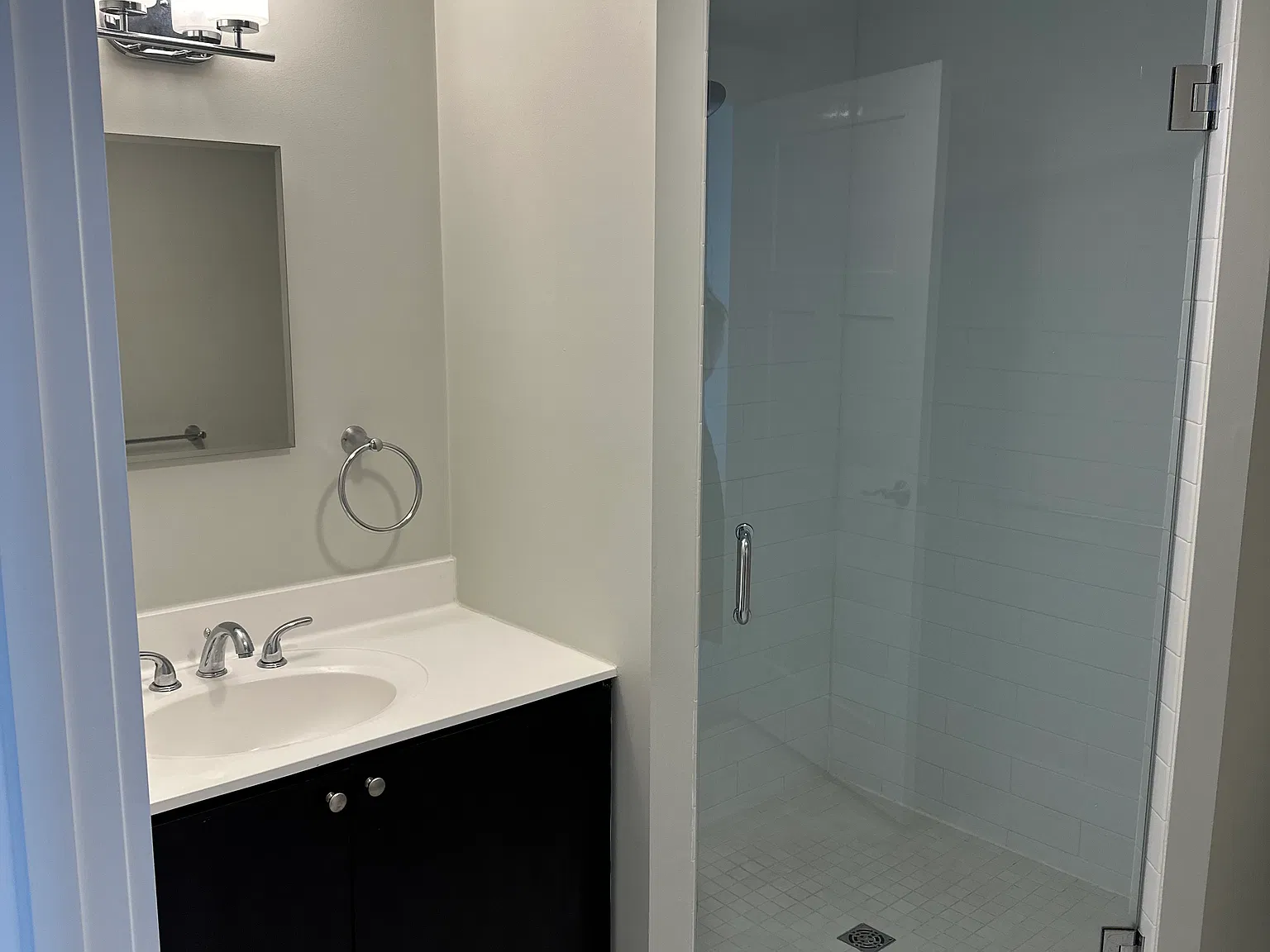 978 Worcester St — Photo 3