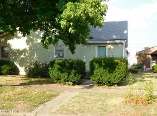 420 N 16th St, Herrin, IL 62948