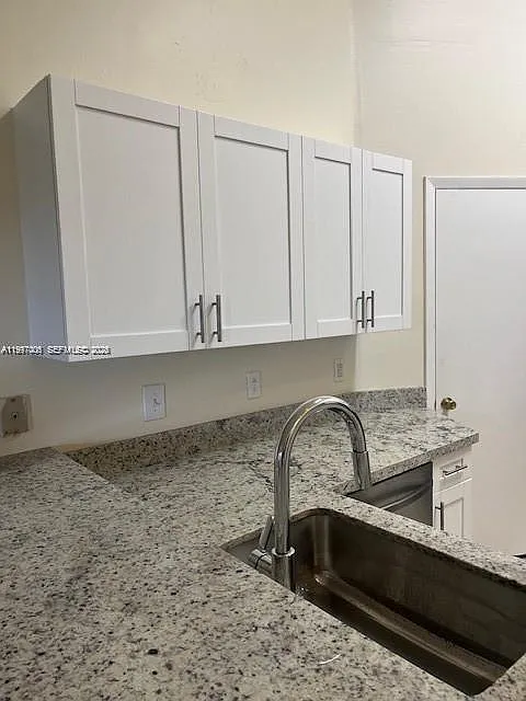 Building Photo - 9999 Summerbreeze Dr #918