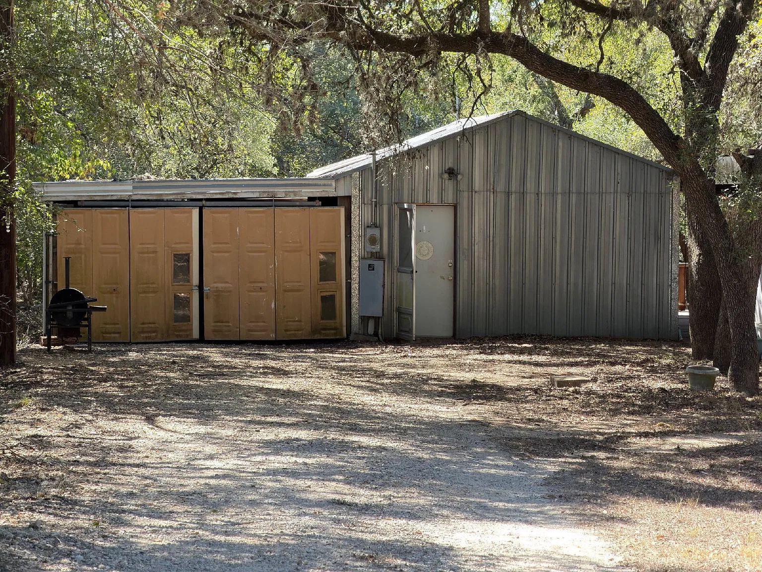 1 bed, 1.0 bath, $745 — Photo 2