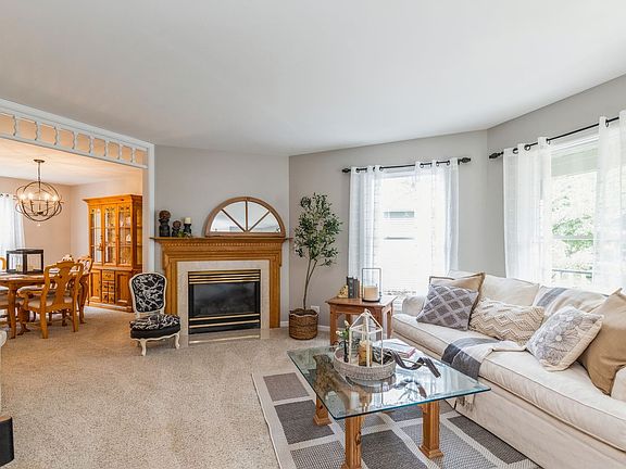 4th image of 360 Tanager Dr