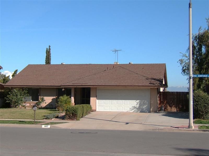 Front of home. Notice snow covered mountains on left.