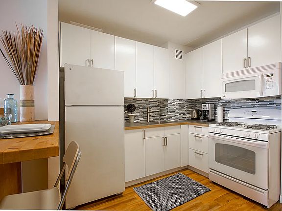 5th image of 315 7th Ave APT 15D