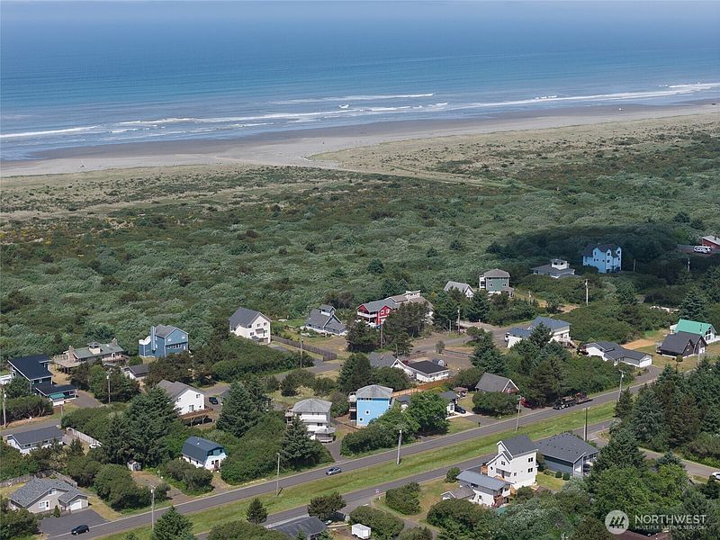 3rd image of 251 Ocean Shores Boulevard SW