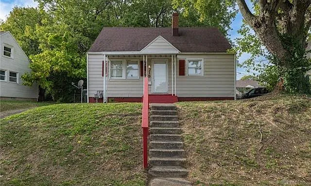 3 bed, 1.0 bath, 864 sqft, $1,400 — Photo 1