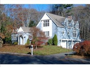 12 Stonybrook Rd, Medfield, MA 02052