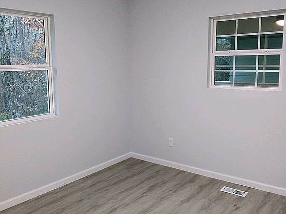 5th image of 24 Grisham Dr