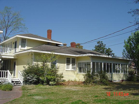 3rd image of 742 Kirby St