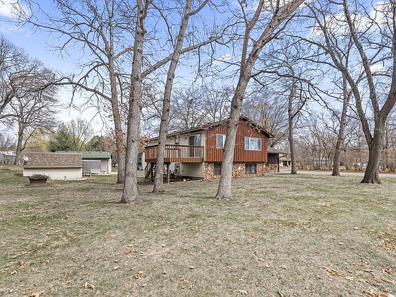 2nd image of 16809 Jenkins Cir NE