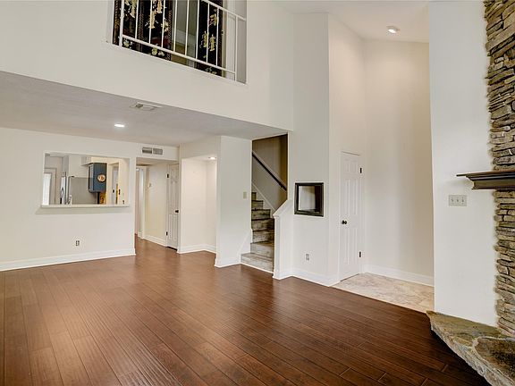 5th image of 8020 Braesmain Dr APT 1806