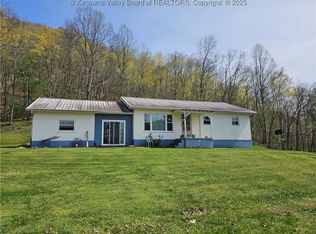 140 Burfords Hilltop Acres, Charleston, WV 25312