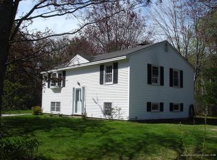 41 Briarwood Ln, Gorham, ME 04038