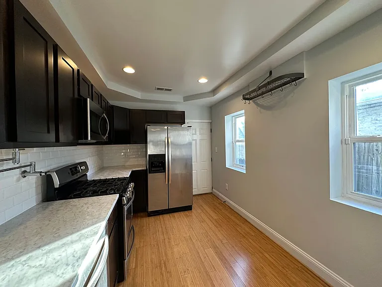 305 S Ann St — Photo 11