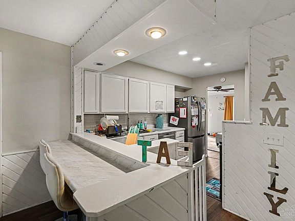 5th image of 8932 Renetta Ct