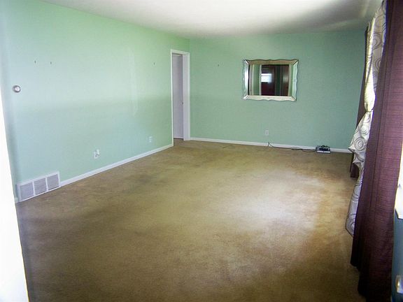 5th image of 2409 Forest Park Dr