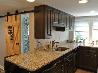 11 Delaware Pl FLOOR 3, Bloomfield, NJ 07003