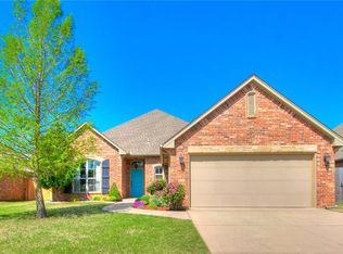 12413 Smithfield Ln, Oklahoma City, OK 73173