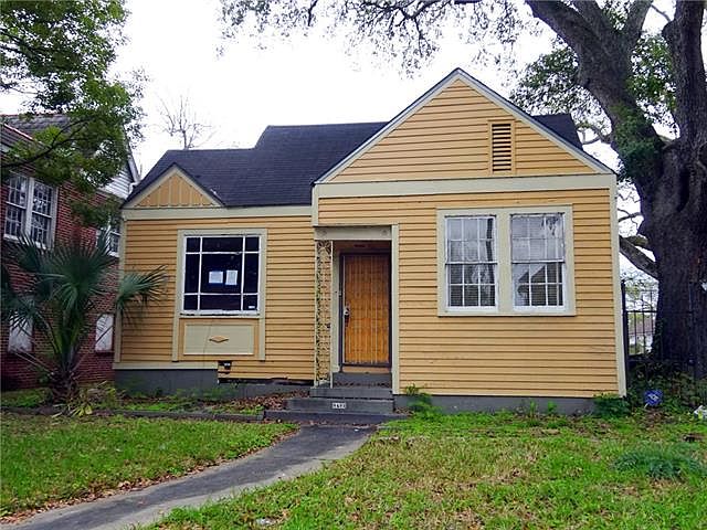 1st image of 3433 Live Oak Pl
