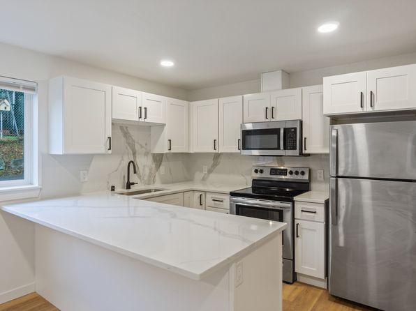 2140 SW Holden St APT B3