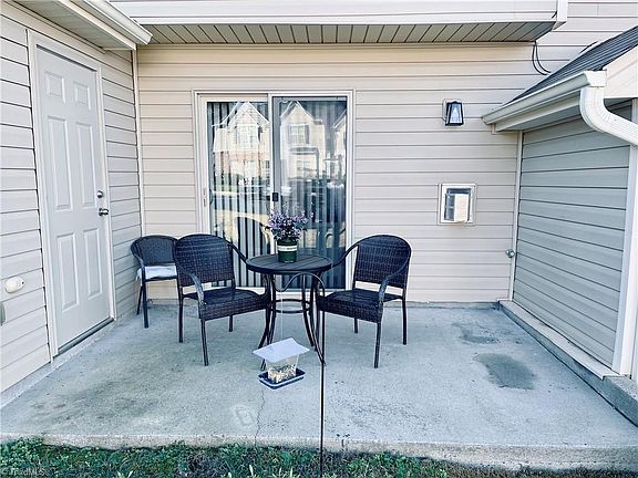 3rd image of 4332 Bastille Dr
