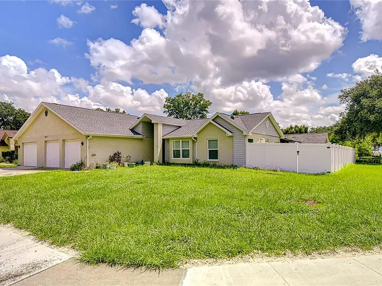 1108 Dockside Dr — Photo 6