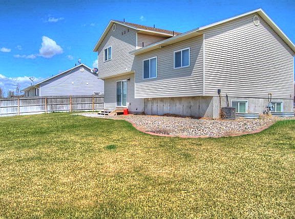 3rd image of 2180 S High Desert Dr