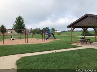 617 Rock Point Rd, Colona, IL 61241