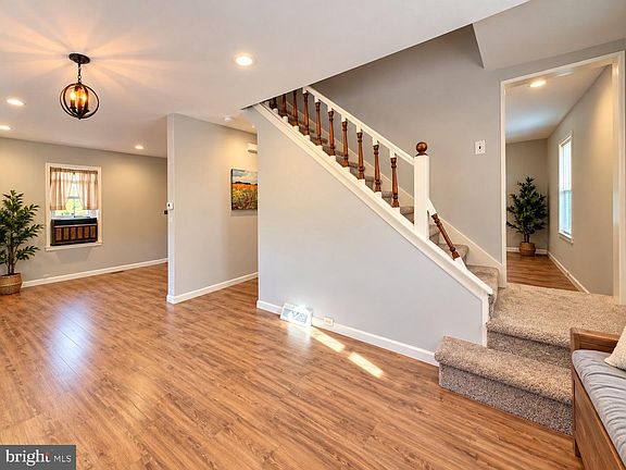 4th image of 556 A St