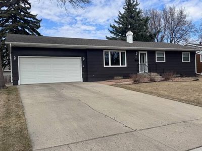 707 17th Ave NE, Aberdeen, SD, 57401