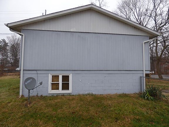 2nd image of 1641 Superior St