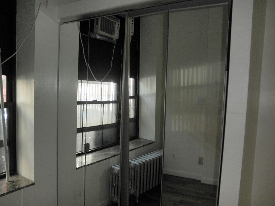 2nd image of 462 E 115th St APT 1B
