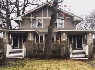 152 Barrypoint Rd, Riverside, IL 60546