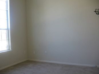 3rd image of 632 Abbott Ave