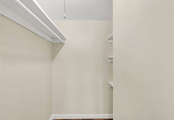 4th image of 119-49 Union Tpke #4