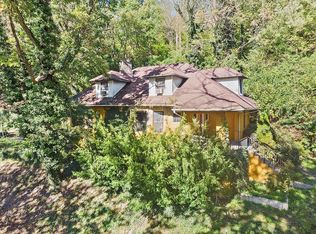 4 Rosslyn Rd, Carnegie, PA 15106