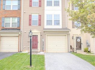 16 Forest View Ter, Hanover, PA 17331