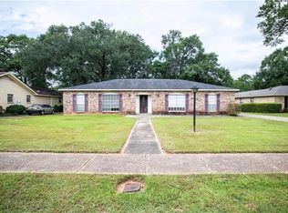728 Oak Field Dr, Mobile, AL 36609