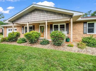 313 Resada Dr, Brevard, NC 28712