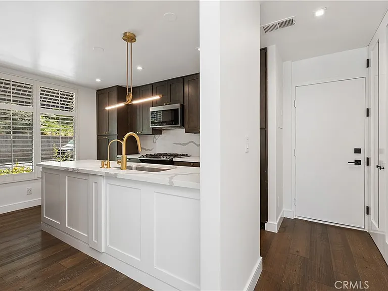 106 Breakers Ln — Photo 15