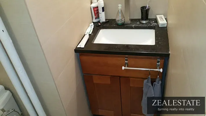 Rented by ZealEstate Group Inc | media 61