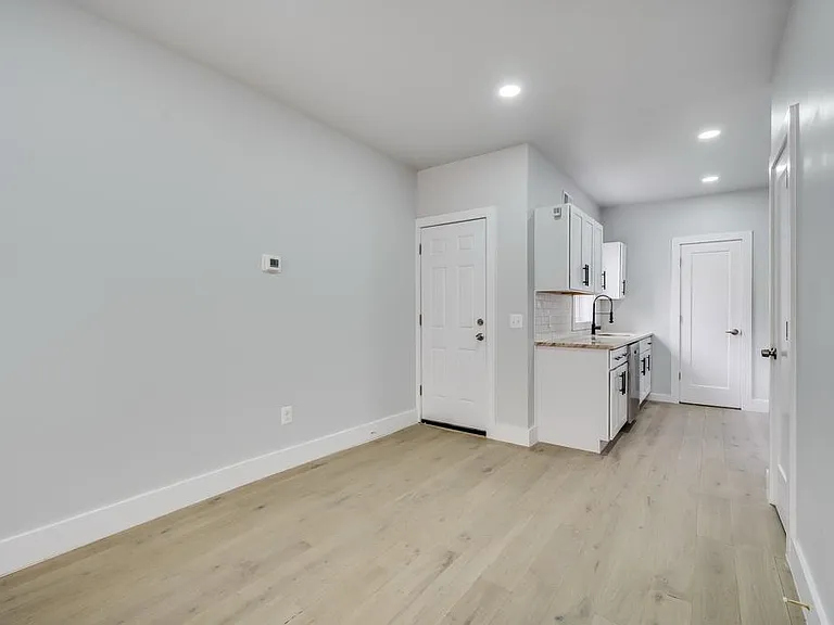 1903 N Taylor St — Photo 27