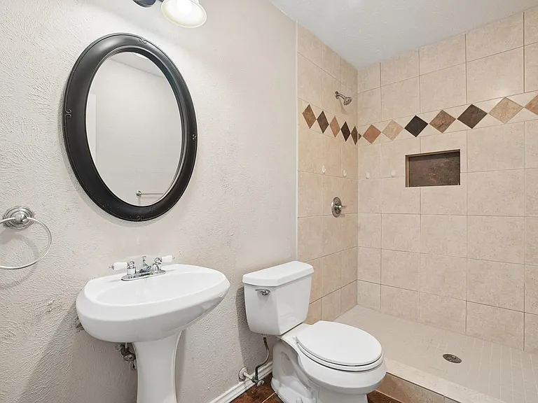 5161 Bartlett Dr — Photo 15
