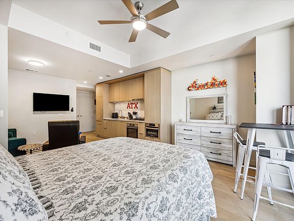 2nd image of 44 East Ave #1806