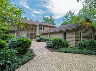 28349 S Woodland Rd, Pepper Pike, OH 44124