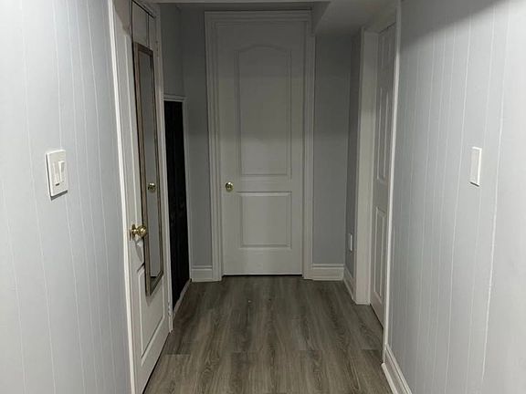 4th image of 233 Ravenscroft Rd #Basement