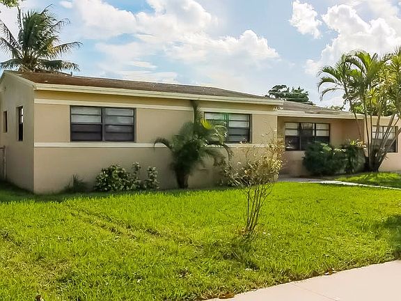 3rd image of 1000 NW 196th St