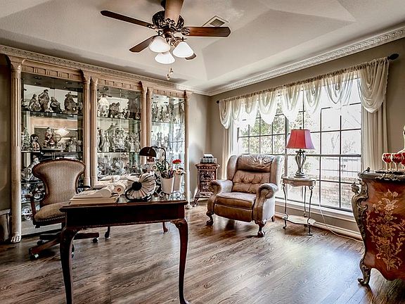 4th image of 1450 Post Oak Trl