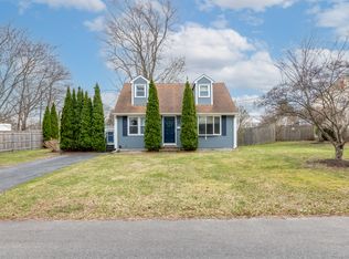 32 Hamlin Ave, Warwick, RI 02889