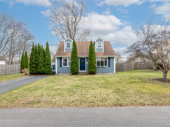 32 Hamlin Ave, Warwick, RI 02889